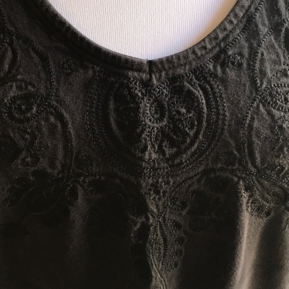 White Stag black short sleeve top with detailing - Picture 3 of 6